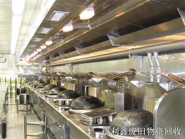 北京賓館設(shè)備回收，國貿(mào)收購二手地毯，貨架大量回收